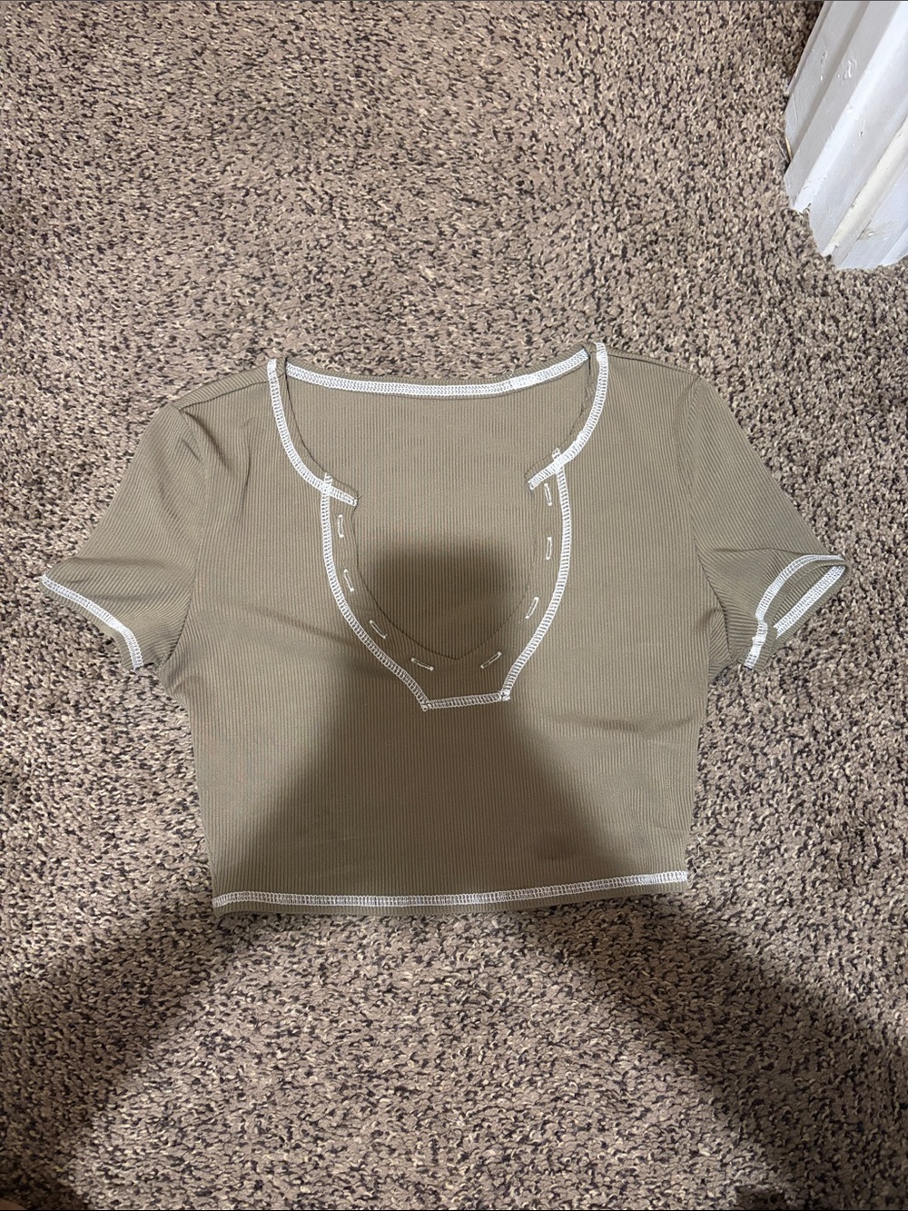 SHEIN Olive Contrast-Stitch Ribbed Scoop Crop Top